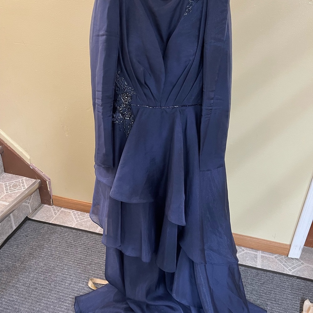 Elegant Navy Blue Evening Gown